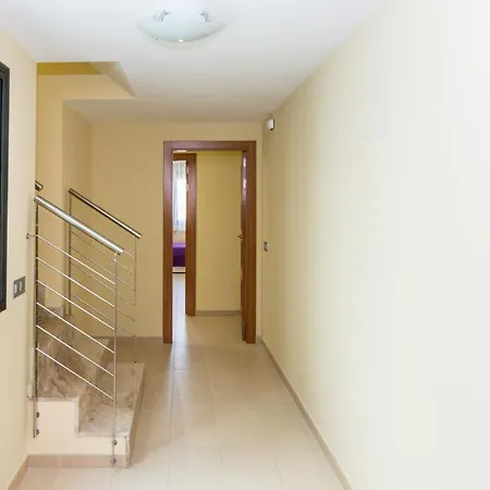 Homeholidaysrentals Ilusion Apartament *